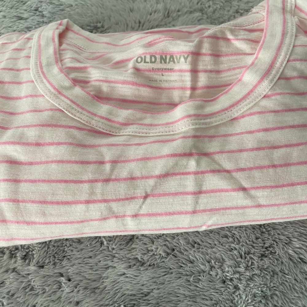 Brand New Old Navy Women’s Pink & White Striped T-shirt